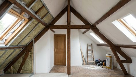 ITI vs ITE: Comparer les techniques d'isolation phonique de toiture